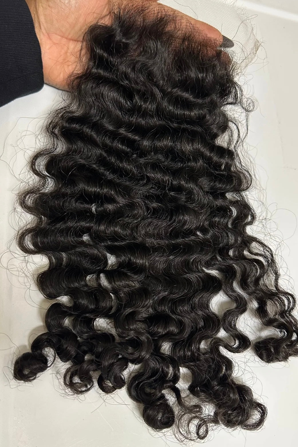 BURMESE CURLY CLOSURE